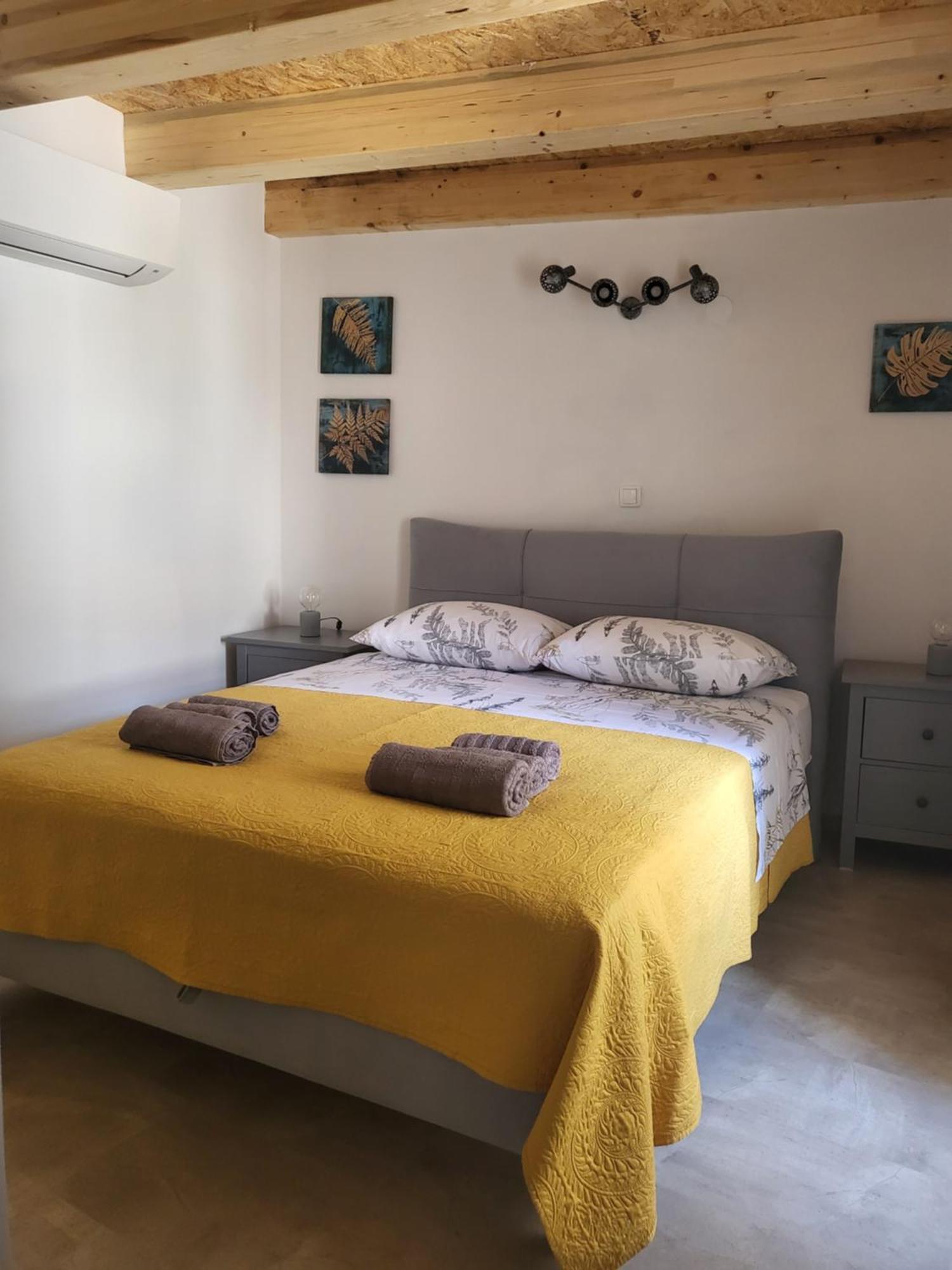 Pjaceta * Cres