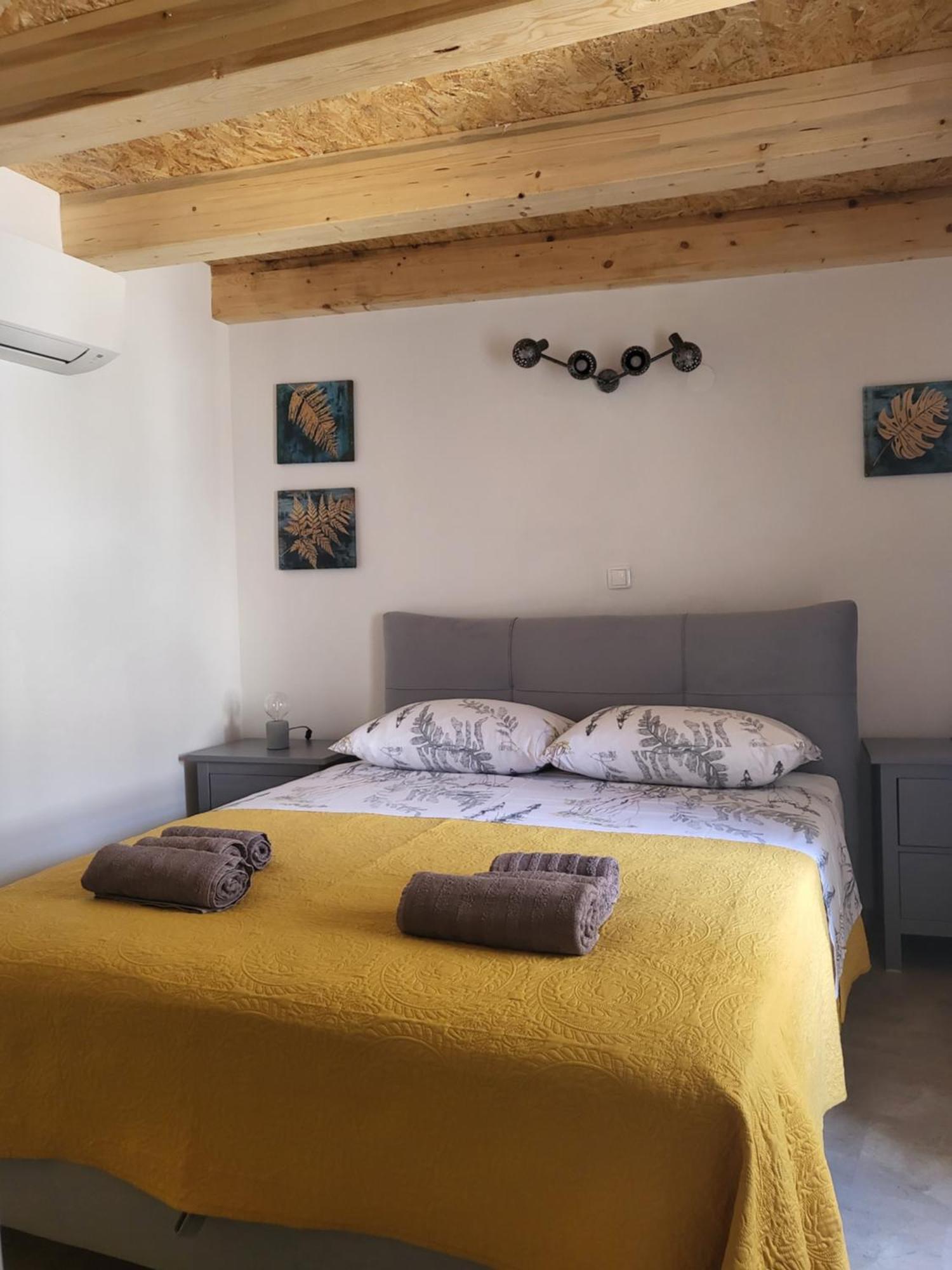 Apartment Pjaceta *